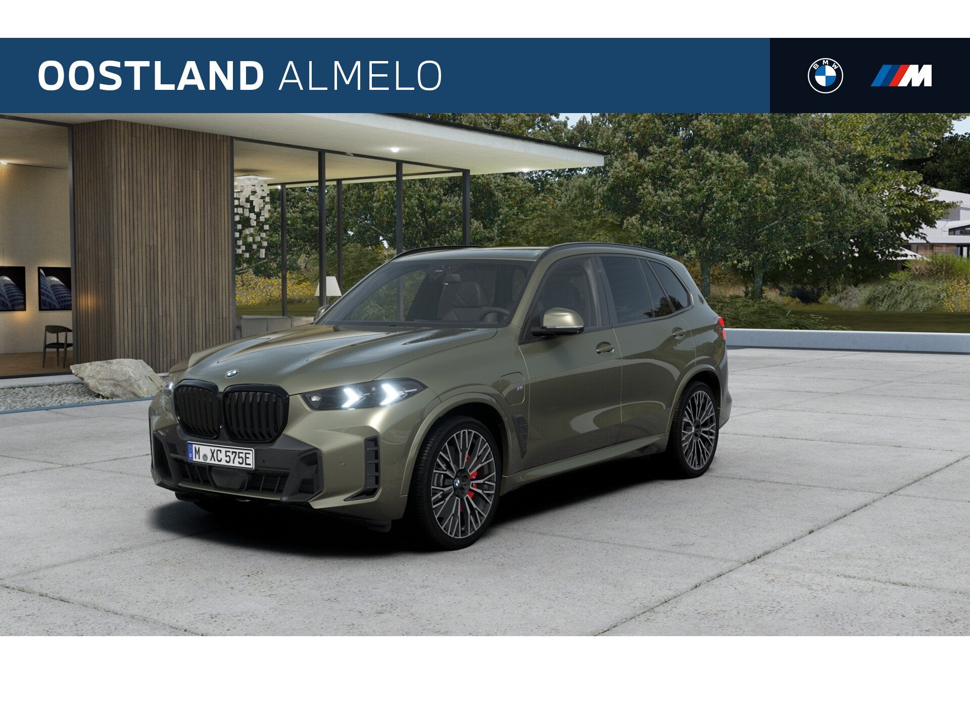 BMW X5 xDrive50e M Sport Automaat / Panoramadak / Trekhaak /, Auto's, Automaat, Dealer onderhouden, 2395 kg, Zwart