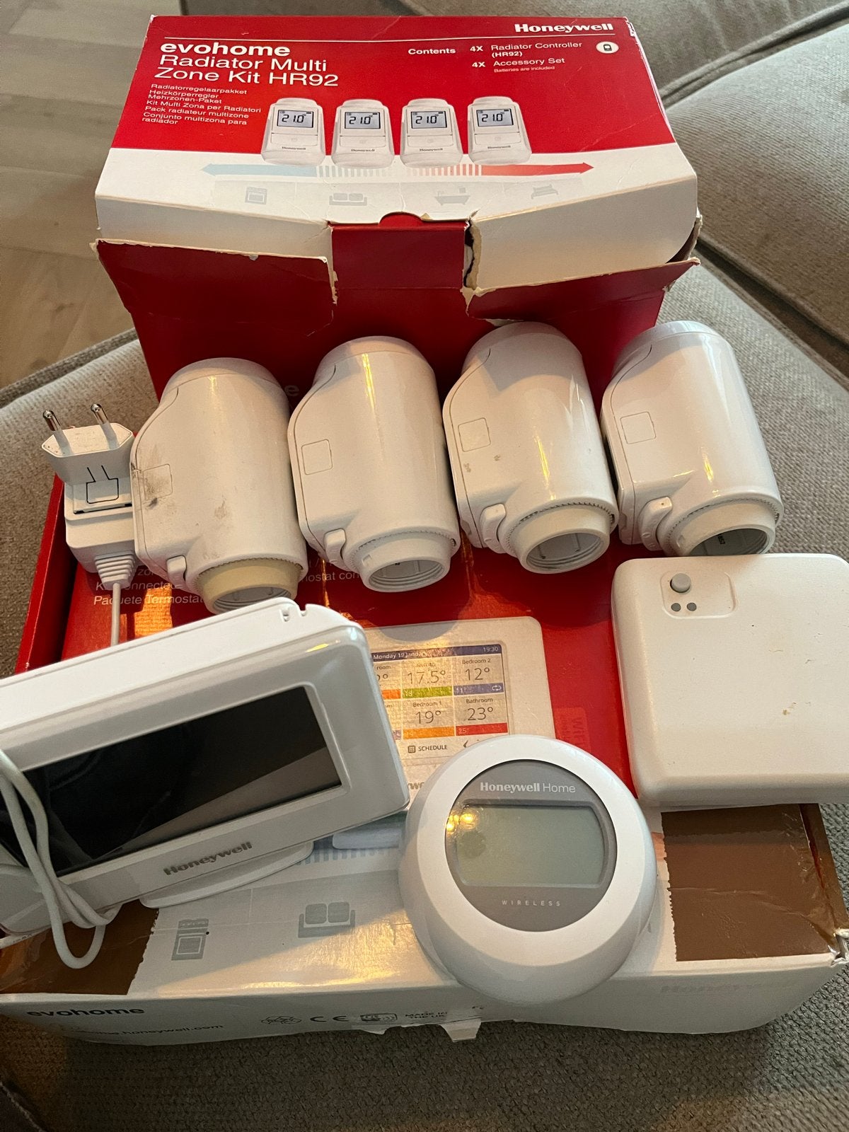 Honeywell Evohome Multi Zone Kit HR92 & Draadloos Thermostat, Ophalen of Verzenden, Slimme thermostaat, Zo goed als nieuw
