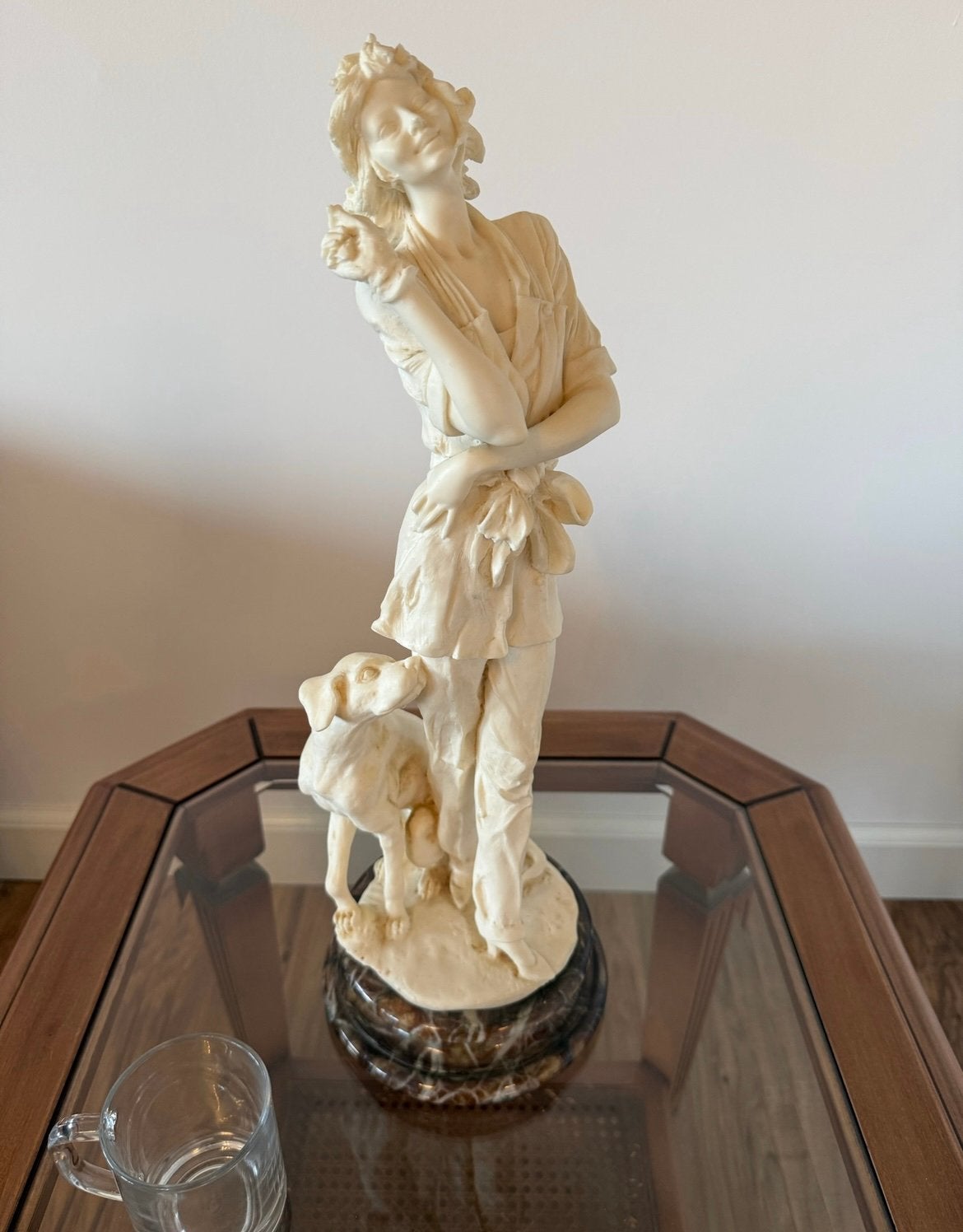 Beeld vrouw met hond, Antiek en Kunst, Ophalen