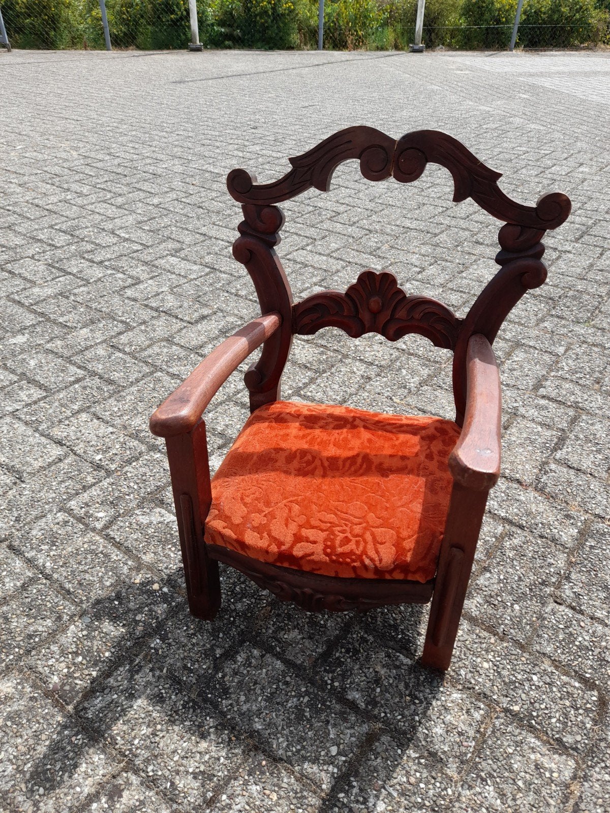Antieke biedermeijer kinder fauteuile, Ophalen