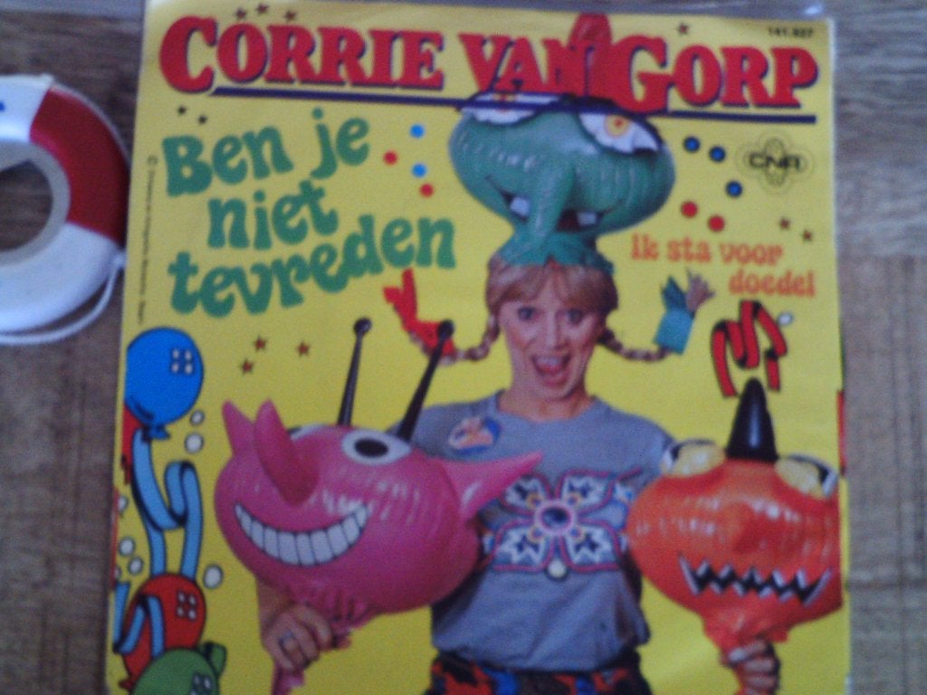 Corrie van Gorp - Ben je niet tevreden   27ul, 7 inch, Ophalen of Verzenden, Zo goed als nieuw, Fotohoes