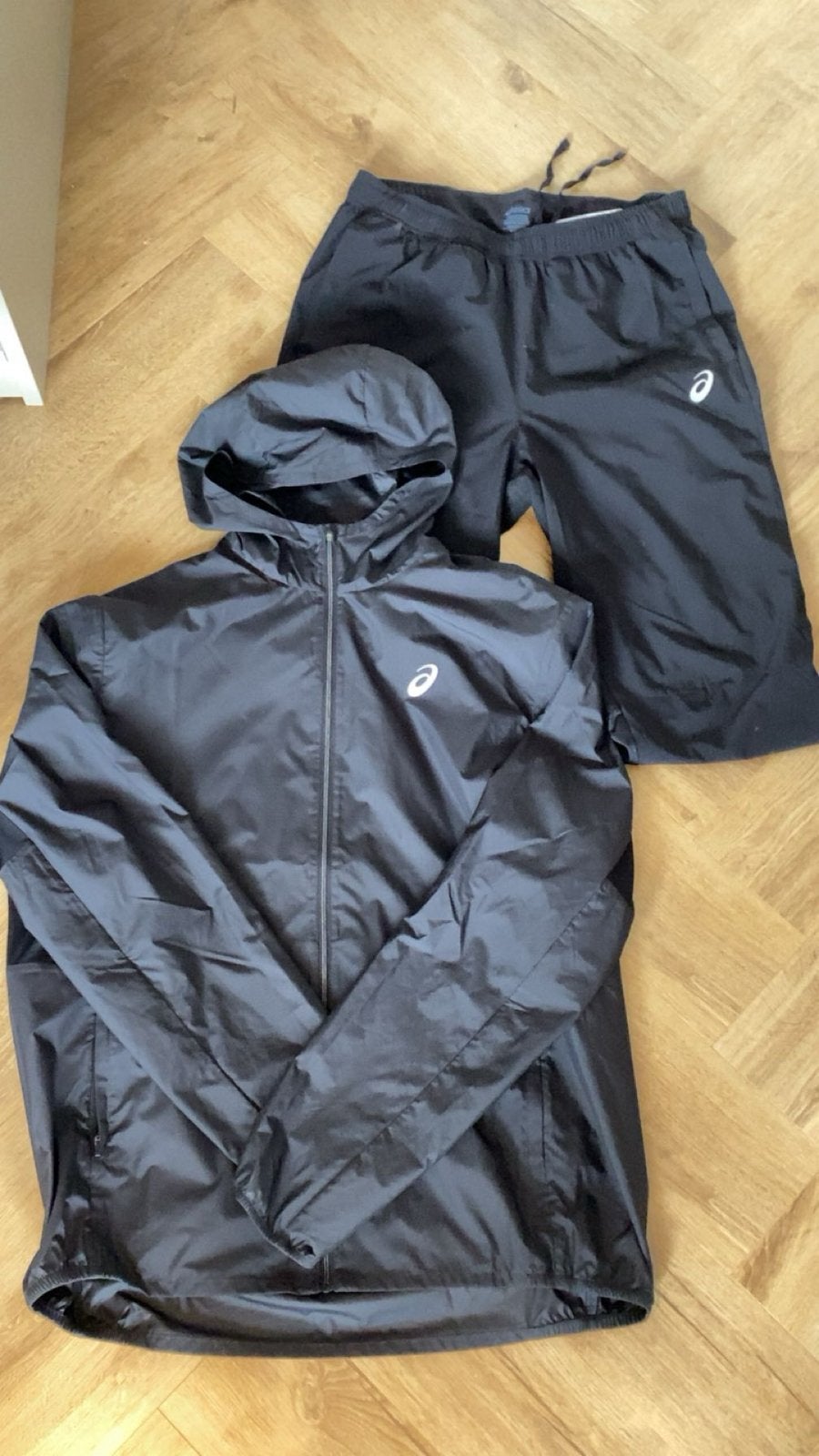 Origineel Asics trainingspak M/L, Ophalen, Zo goed als nieuw, Zwart, Algemeen