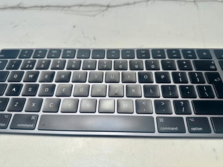 Apple Magic Keyboard Space Grey, Computers en Software, Toetsenborden, Gebruikt, Qwerty, Draadloos, Ophalen of Verzenden