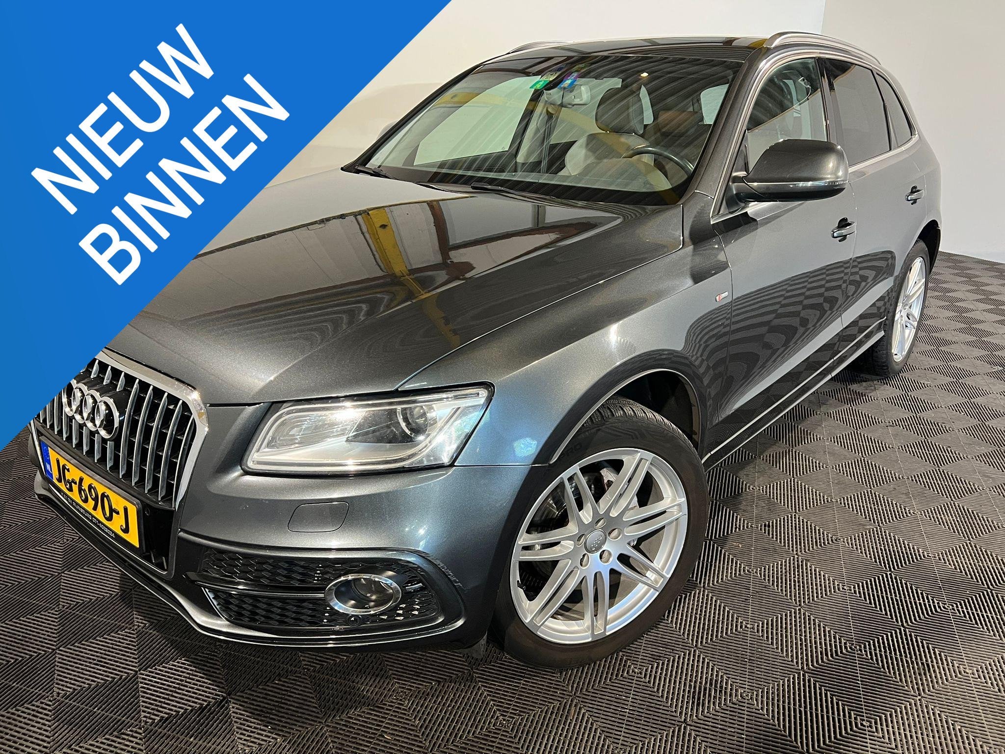 Audi Q5 2.0 TFSI quattro S Edition, Auto's, Bi-Xenon koplampen, Gebruikt, 4 cilinders, Leder en Stof