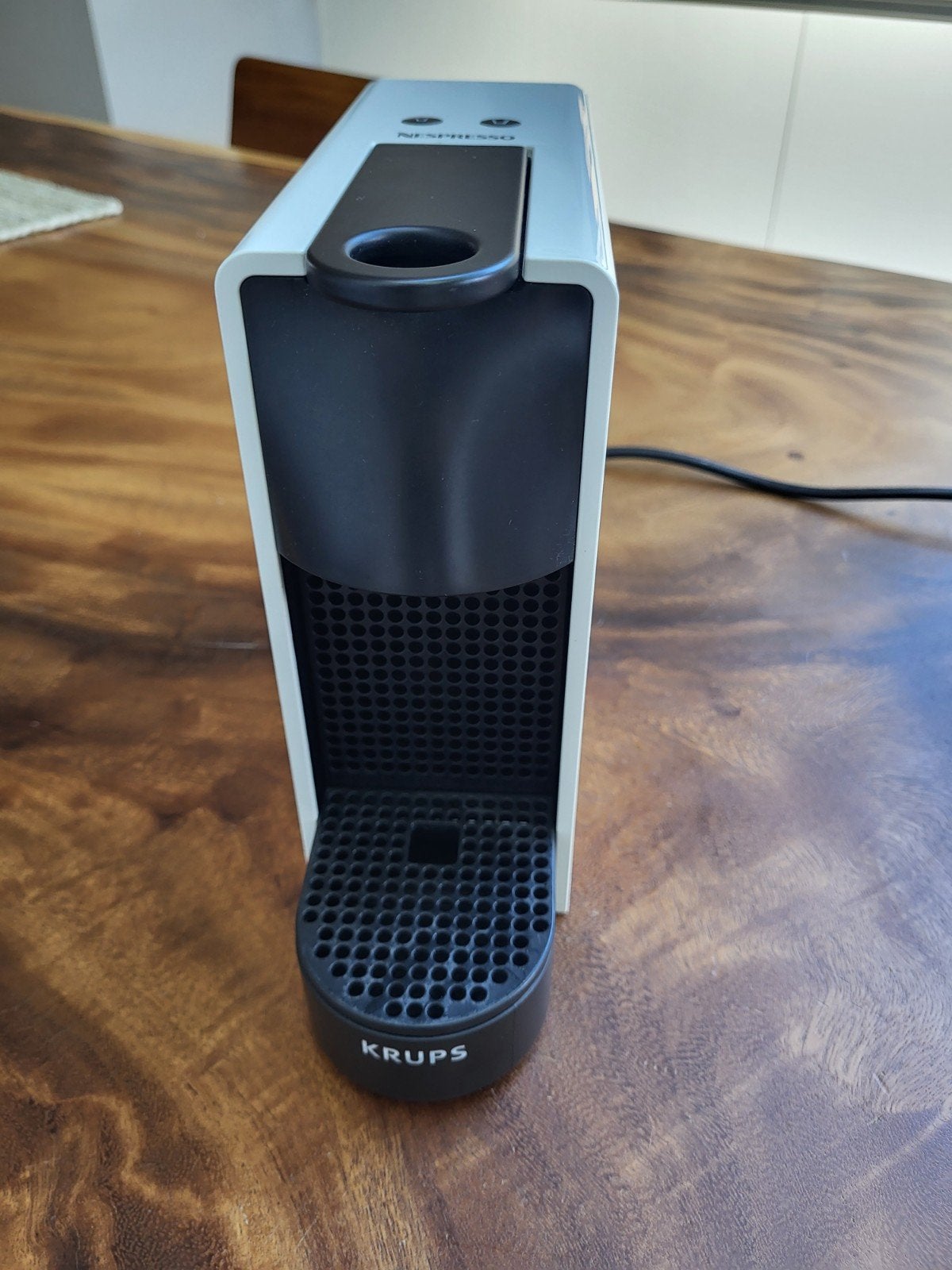 KRUPS Nespresso Essenza Mini XN1101 Koffiezetapparaat, Espresso apparaat, Ophalen of Verzenden, Zo goed als nieuw, 1 kopje