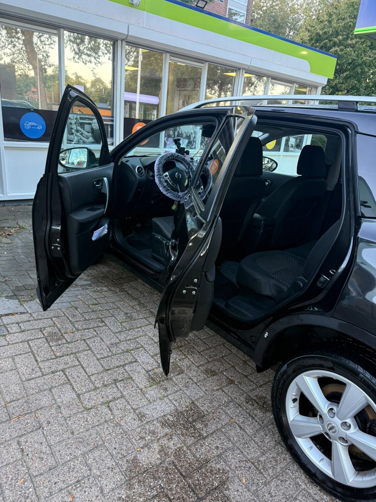 Nissan Qashqai 1.6 2WD My2010 2009 Zwart, Auto's, Voorwielaandrijving, 4 cilinders, 7 stoelen, Zwart