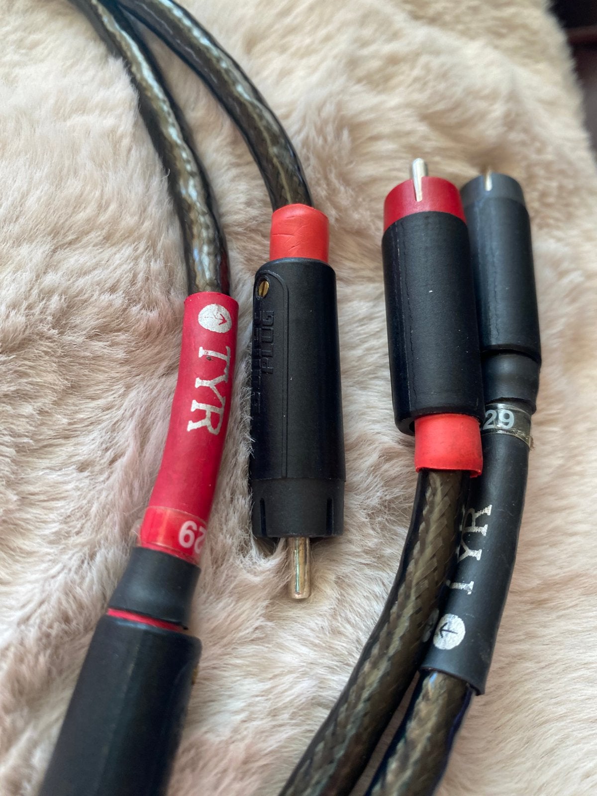 Nordost tyr RCA, Ophalen of Verzenden, Zo goed als nieuw, Minder dan 2 meter, Interlink-kabel