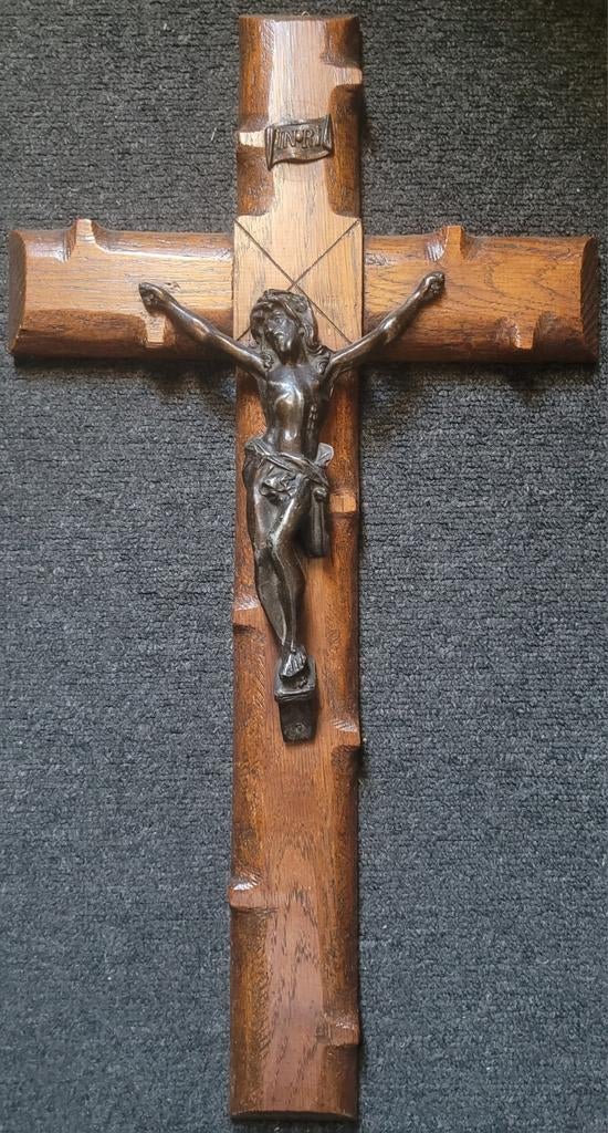 Antiek houten kruisbeeld met bronzen corpus, Antiek en Kunst, Ophalen of Verzenden
