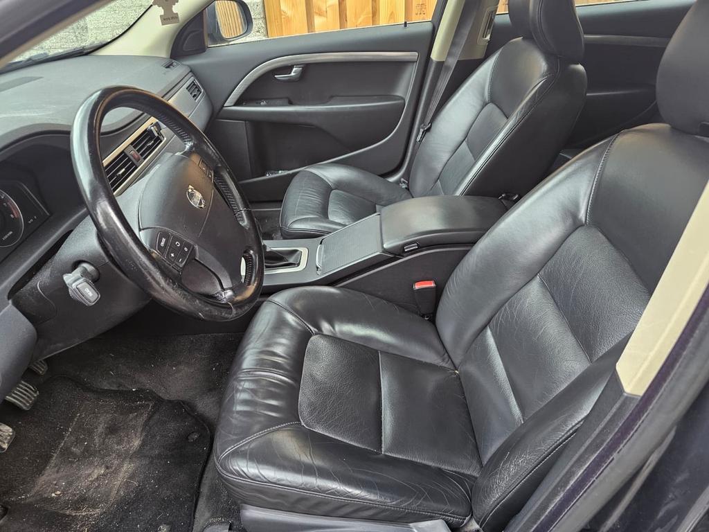 Volvo V70 2.5 T 147KW 2008 Grijs, Voorwielaandrijving, 1800 kg, Zwart, 2521 cc
