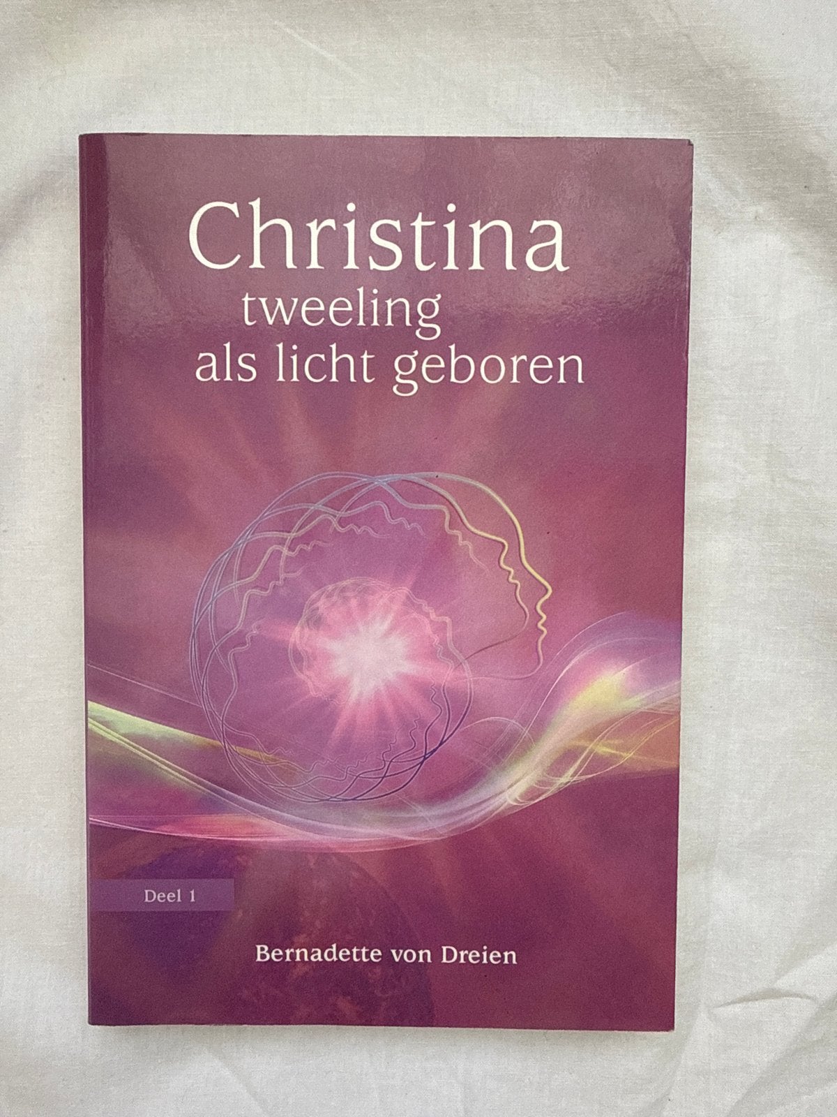 Christina: Tweeling als Licht Geboren - Deel 1, Ophalen of Verzenden, Zo goed als nieuw, Spiritualiteit algemeen, Achtergrond en Informatie