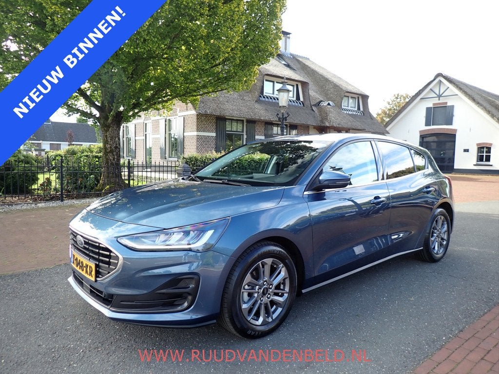 Ford Focus 1.0 EcoBoost Hybrid ST-LINE / CAMERA / TREKHAAK /, Stof, Gebruikt, Blauw, 665 kg