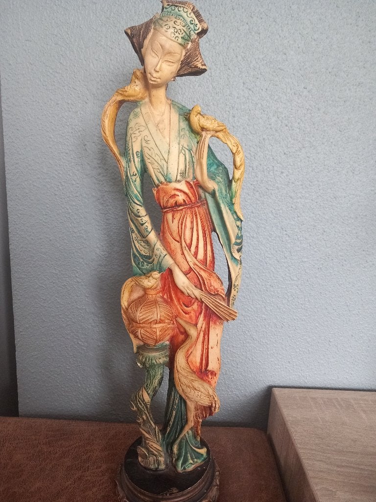 Beeld van een Geisha, Handgemaakt, Ophalen of Verzenden, 20 - 50 cm, Steen of Keramiek