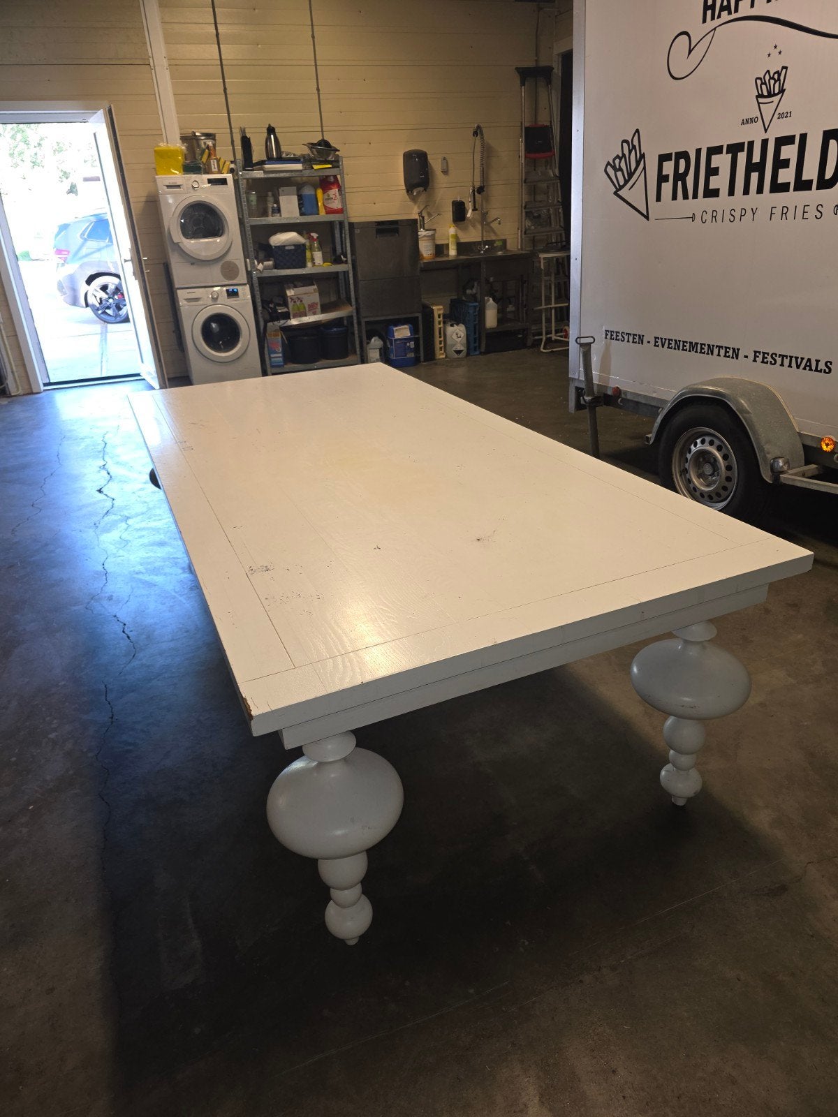 Grote witte tafel met sierlijke poten (2.60m x 1.20m), Ophalen, Eikenhout, 100 tot 150 cm, 200 cm of meer