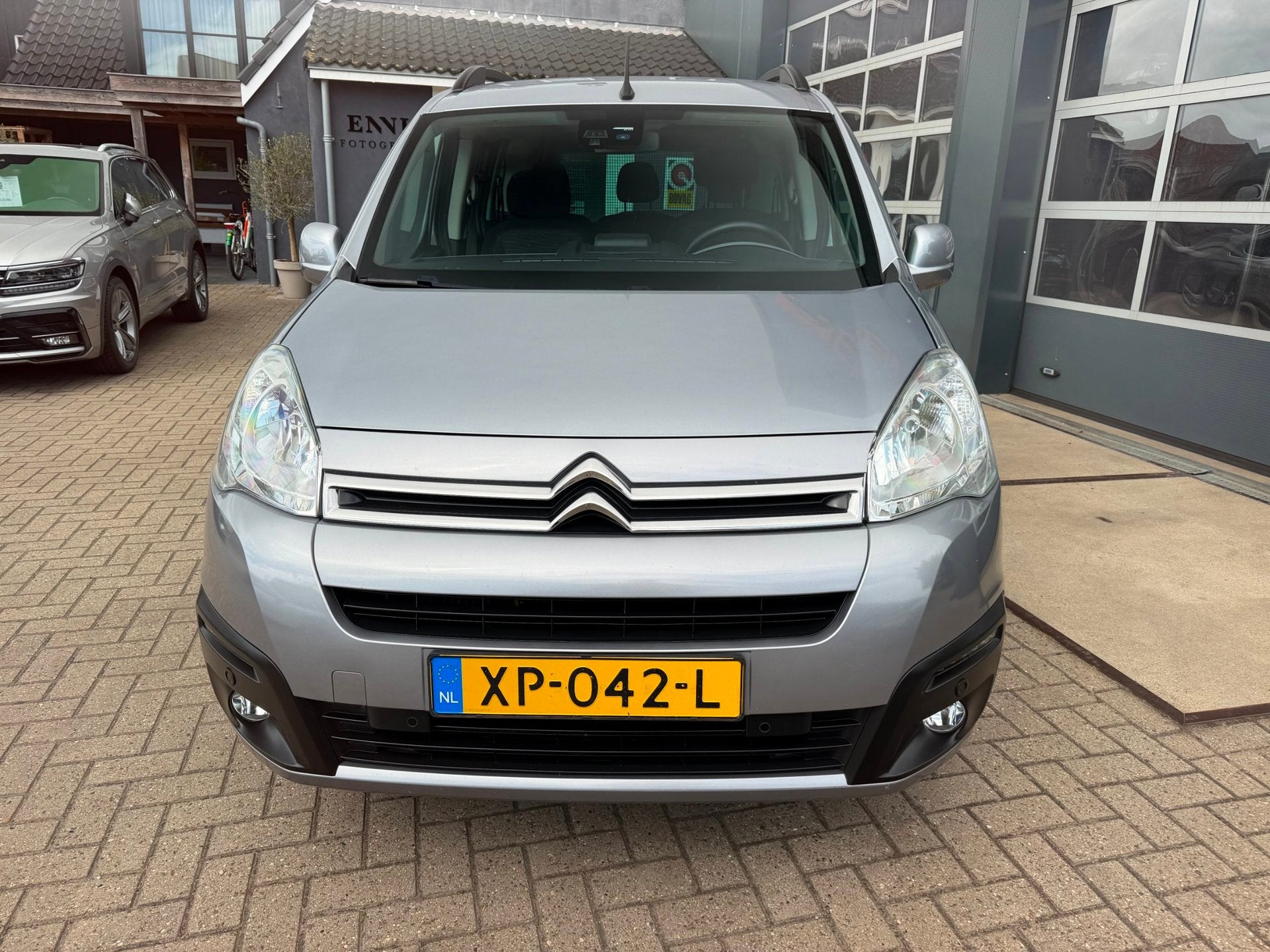 Citroen Berlingo 1.2 PureTech XTR / Camera / DAB / Cruise /, Stof, Gebruikt, 1199 cc, Handgeschakeld