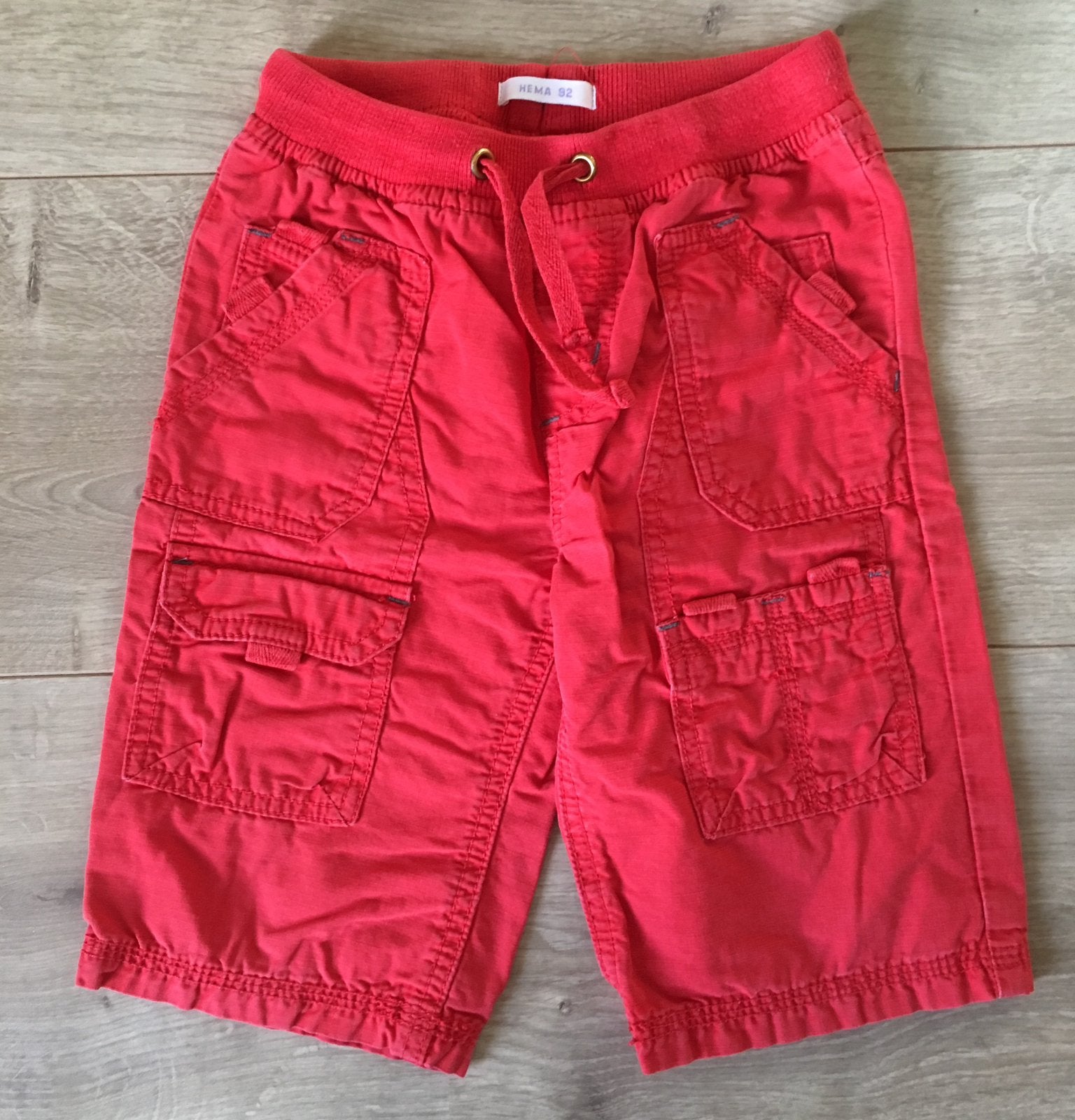 Rood baby broekje jongen maat 92 Hema, Ophalen of Verzenden, Zo goed als nieuw, Jongen, Broek