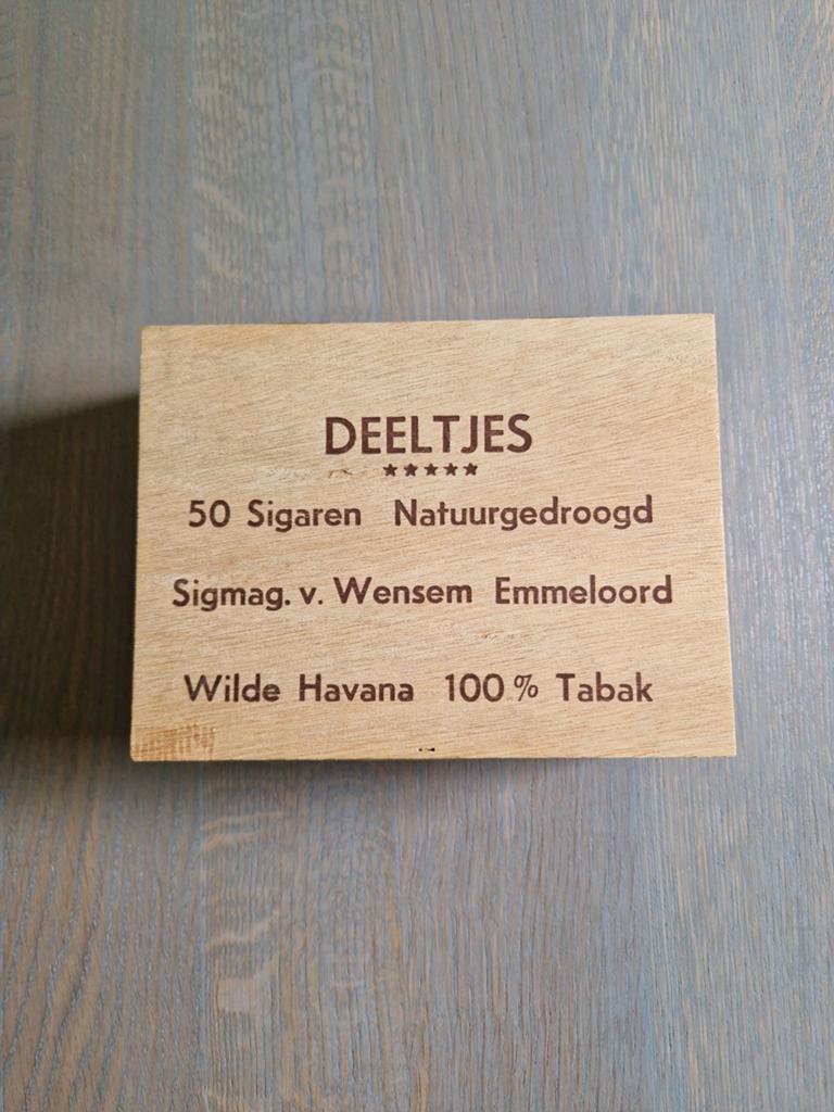 Houten sigarenkistje Deeltjes, Emmeloord, Verzamelen, Ophalen of Verzenden, Tabaksdoos of Verpakking