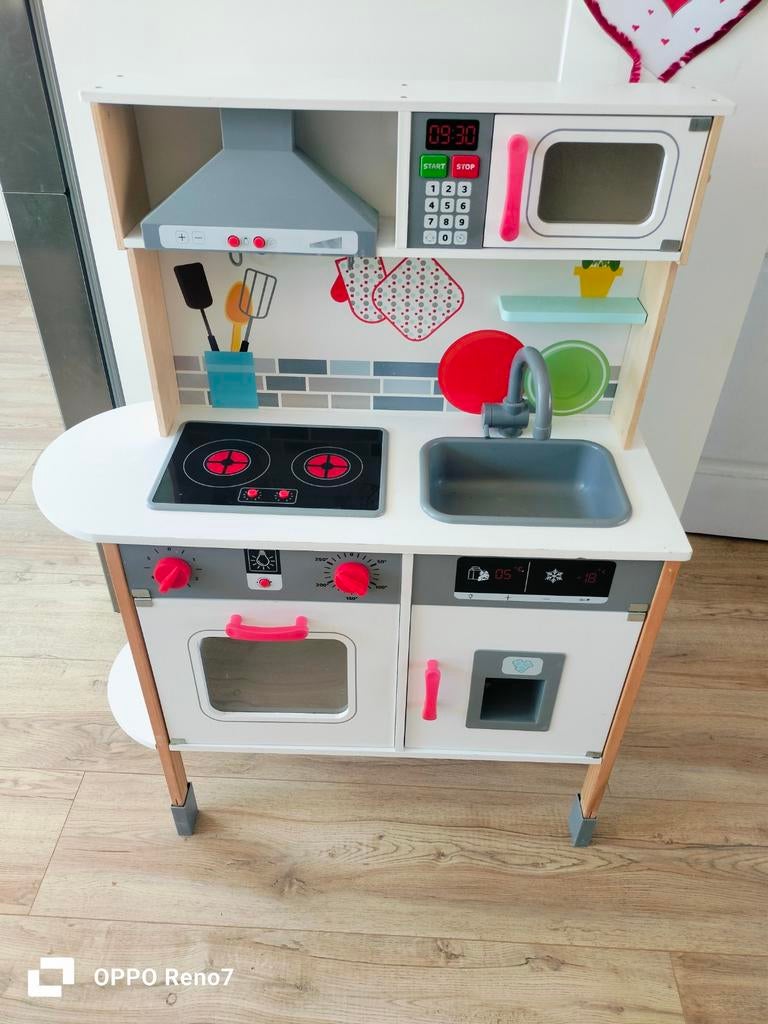 Kinderkeuken met doos vol keukenspeelgoed, Ophalen of Verzenden, Gebruikt, Hout, Speelkeuken