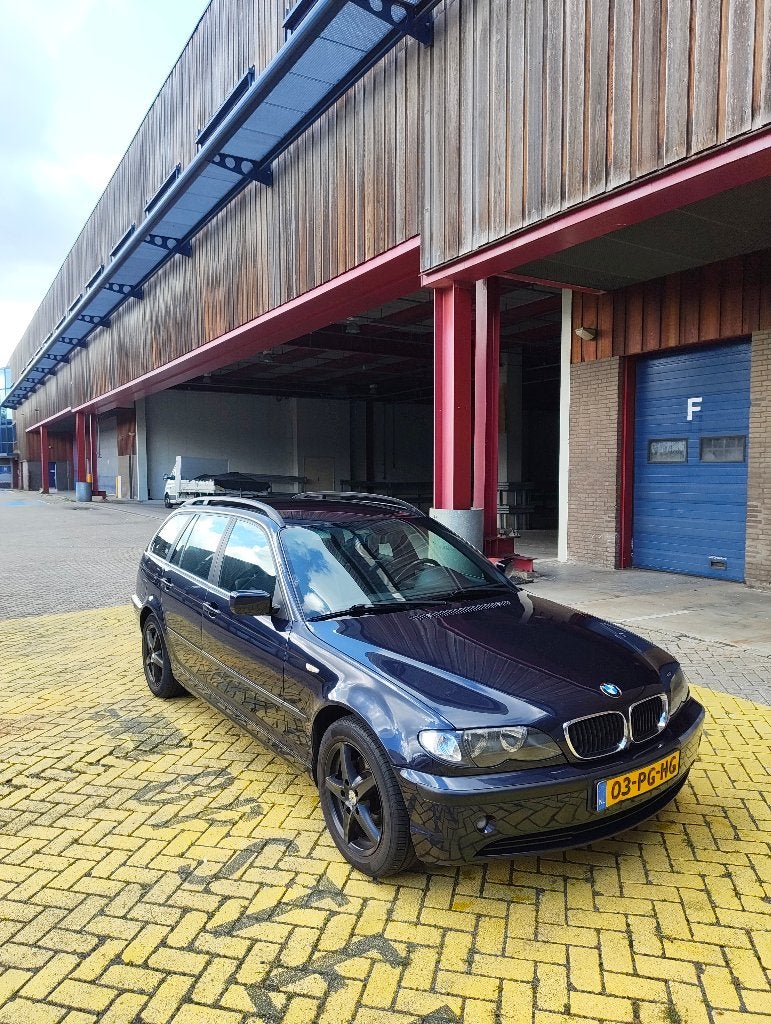 BMW 3-Serie 2.0 I 318 Touring 2004 Blauw, Auto's, BMW, 13 km/l, Achterwielaandrijving, 1995 cc, 680 kg