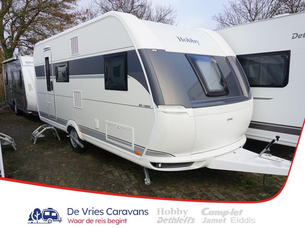 Hobby De Luxe 495 KMF Vastbed, stapelbed, Caravans en Kamperen, Dwarsbed, Hobby, Bedrijf, Treinzit