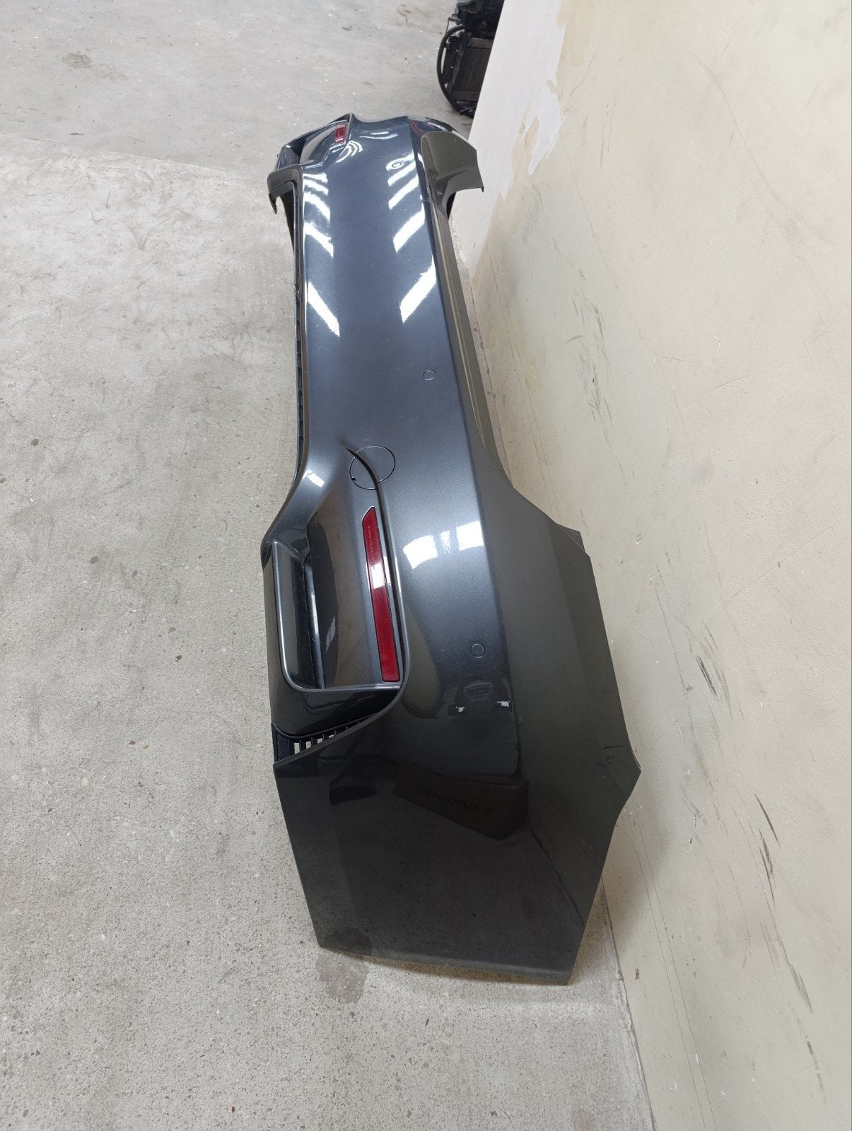 BMW F82 F83 M4 Achterbumper Mineralgrau Metallic met PDC, Ophalen, Gebruikt, Achter, Bumper