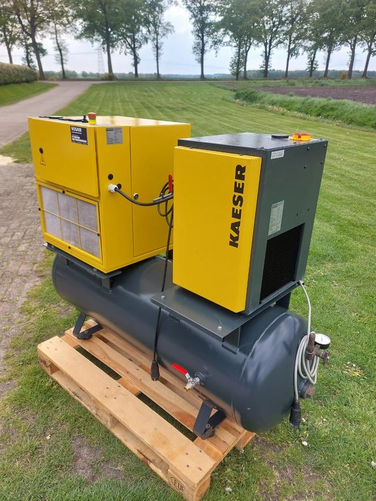 Schroefcompressor merk kaeser, Doe-het-zelf en Verbouw, Compressors, 100 liter of meer, Ophalen of Verzenden