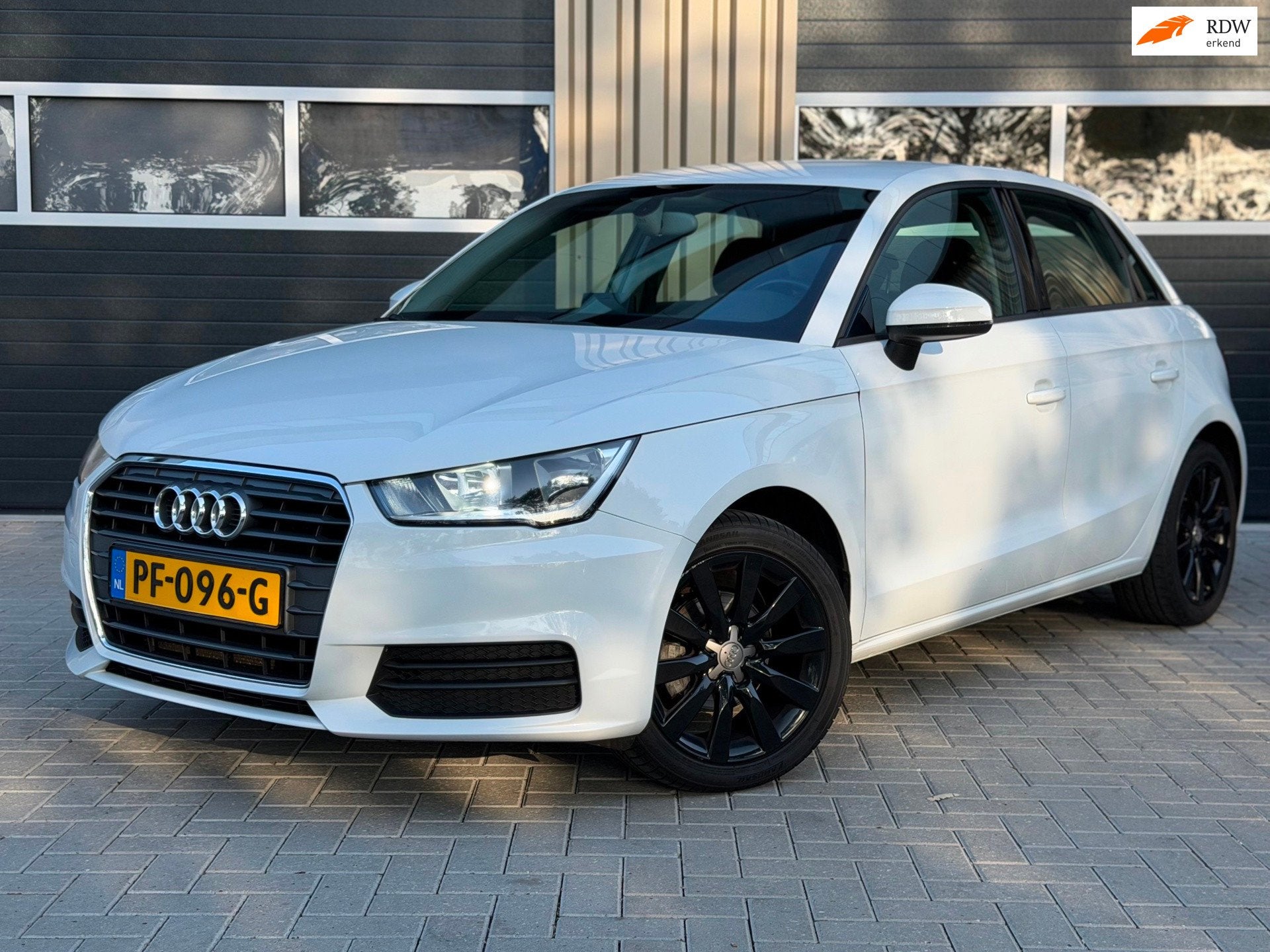 Audi A1 Sportback 1.0 TFSI Design Pro Line Plus | automaat |, Stof, Bedrijf, 1065 kg, 999 cc