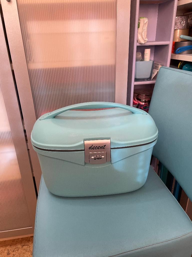 Beautycase Decent zgan, Ophalen, Blauw, Met slot, Zo goed als nieuw