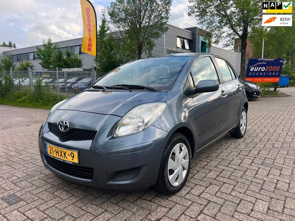 Toyota Yaris 1.3 VVTi Aspiration - Airco - 5 Deurs - Nette s, Voorwielaandrijving, 101 pk, Zwart, 4 cilinders