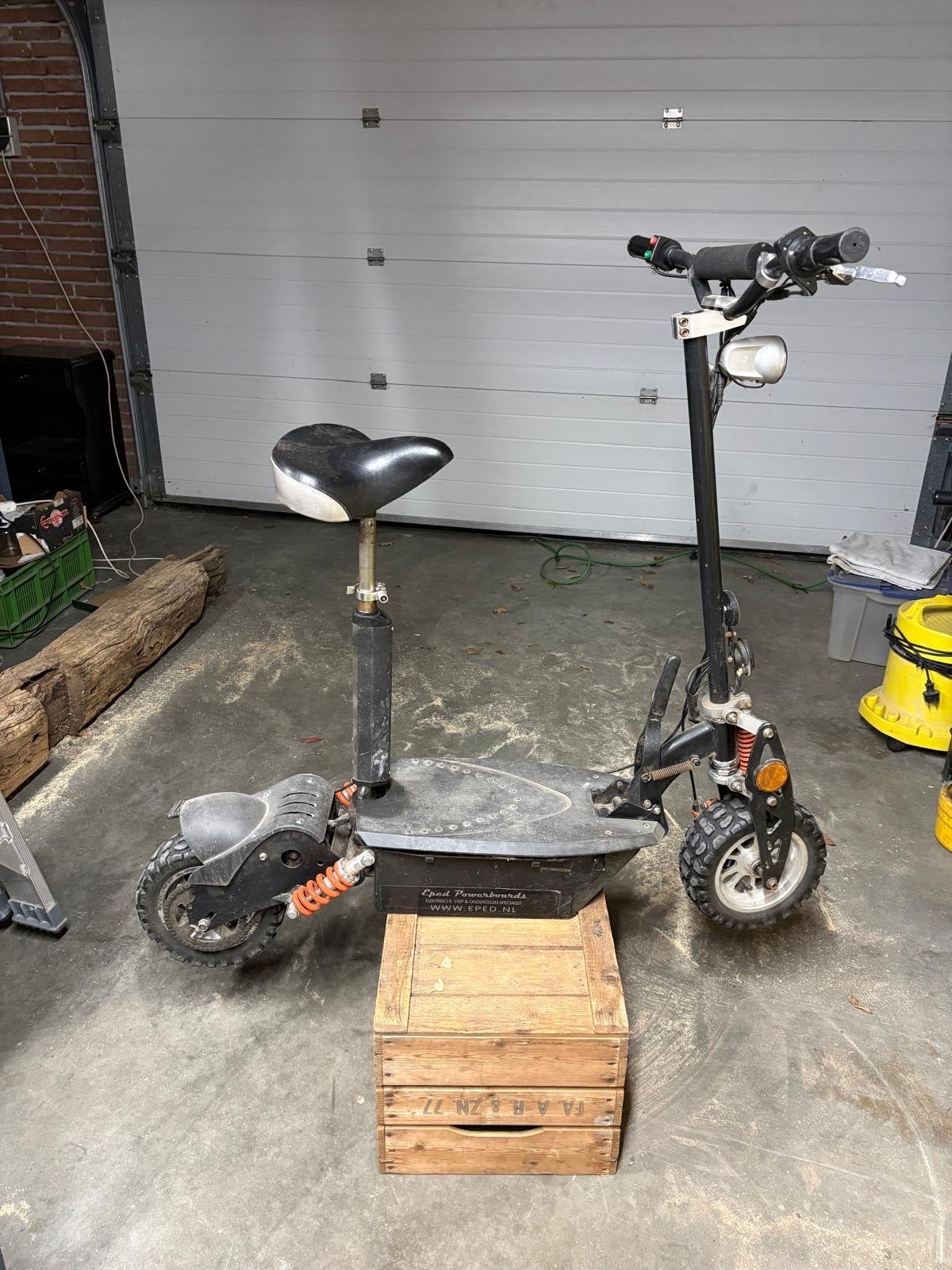 Elektrische step - Accu's defect, voor onderdelen/reparatie, Ophalen of Verzenden, Gebruikt, Elektrische step (E-scooter)