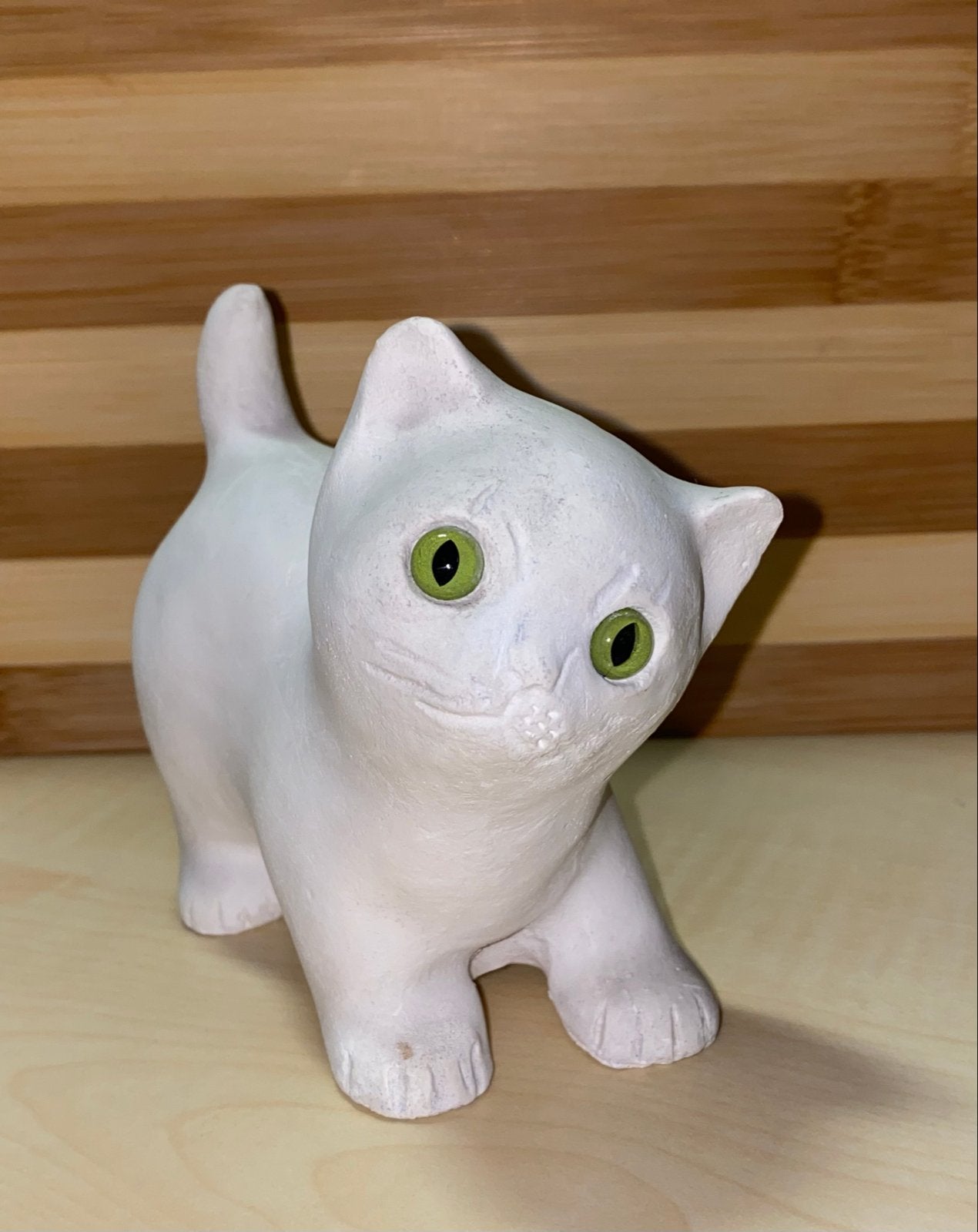 Schattig wit kattenbeeldje met groene ogen, Ophalen of Verzenden, Zo goed als nieuw, Modern, Wit