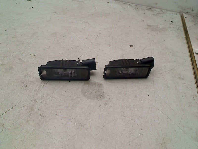 Kentekenplaatverlichting Volkswagen Golf VI (5K1) 1K8943021, Gebruikt, Volkswagen, Volkswagen AG, Kundenbetreuung@volkswagen.de