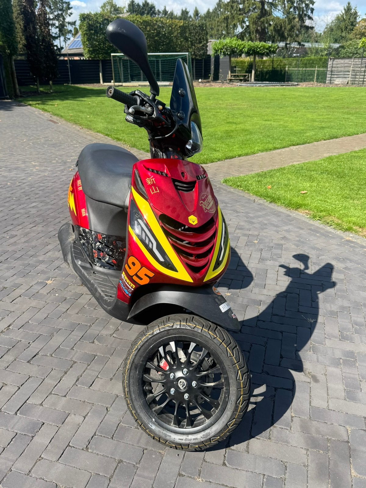 Piaggio zip 125cc A1 BE Cars x Carbon, Ophalen, Zo goed als nieuw, Benzine, Zip