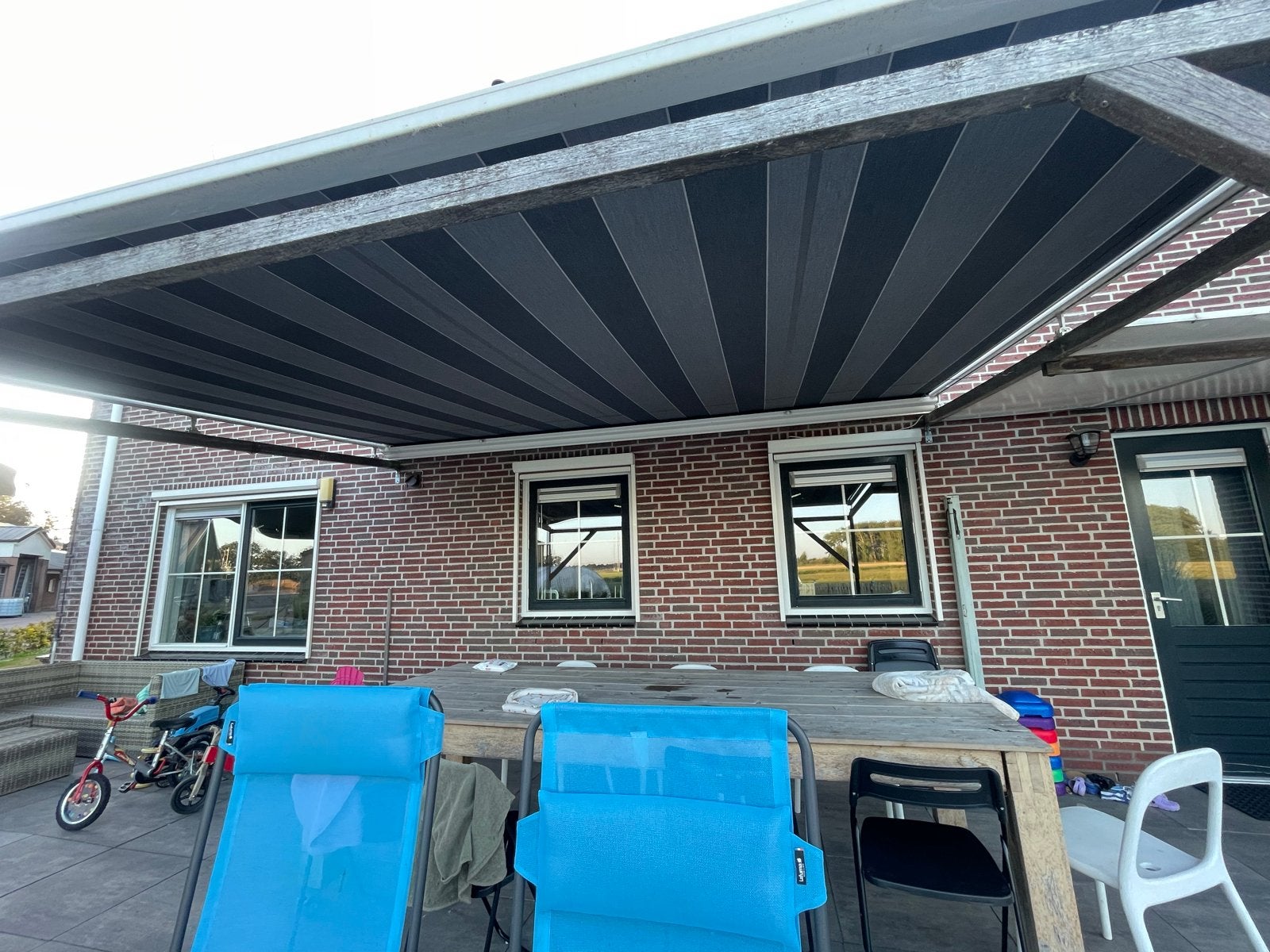 Pergola zonwering met houten frame -Elektrisch uitschuifbaar, Ophalen, Gebruikt, Overige typen, 450 cm of meer