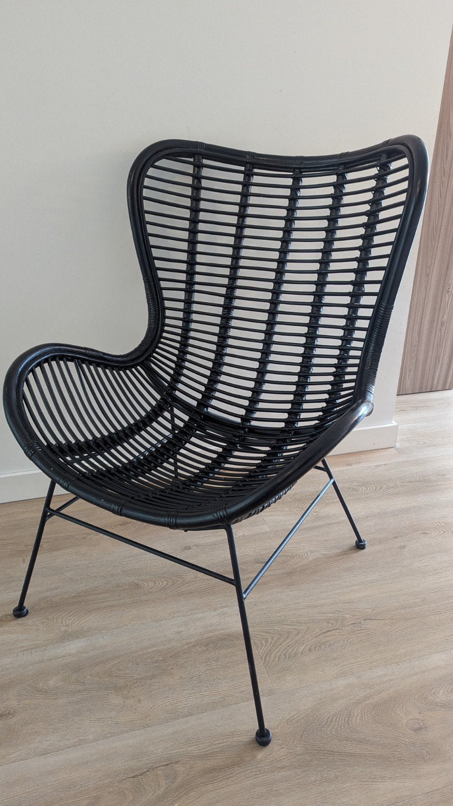Rotan vlinderstoel zwart, Huis en Inrichting, Ophalen, Zwart, Riet of Rotan, Zo goed als nieuw