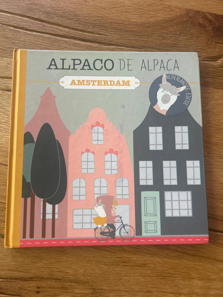 Alpaco de Alpaca Amsterdam - Nederlands kinderboek, Ophalen of Verzenden, Zo goed als nieuw, Fictie algemeen