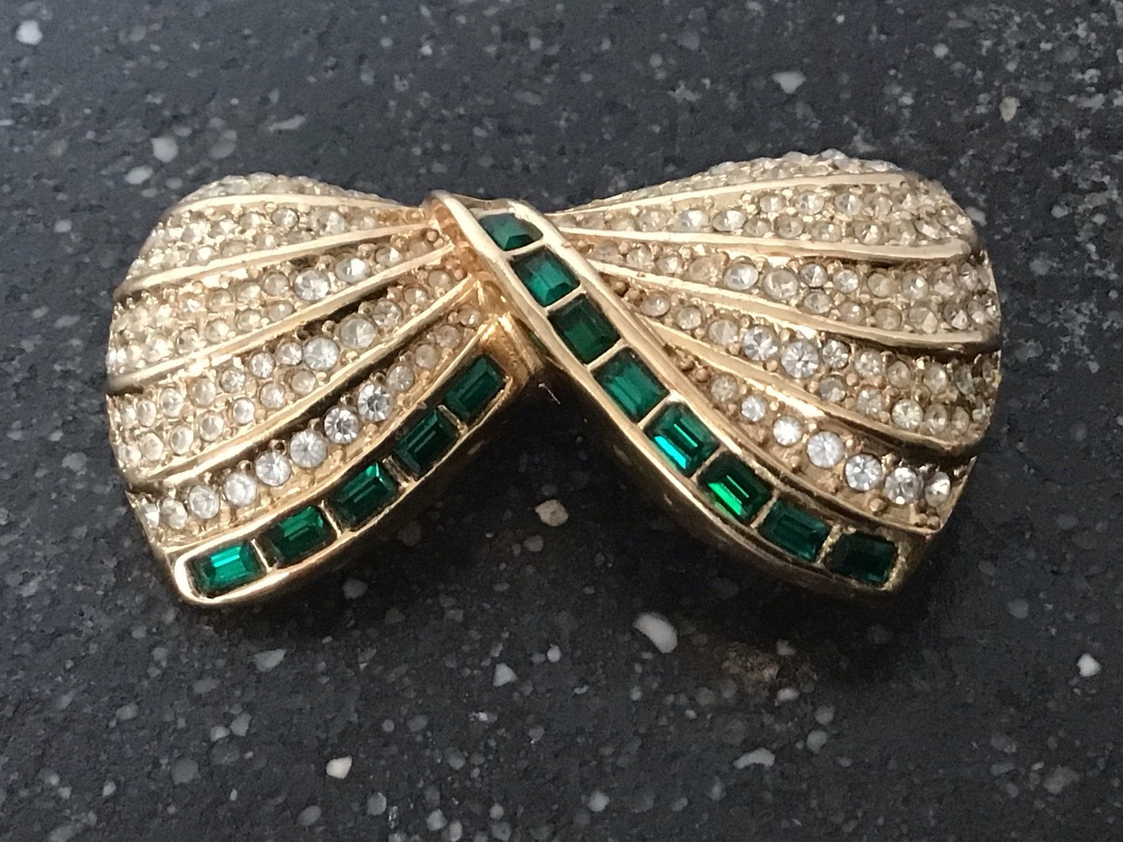 Vintage Grosse Germany Broche met Kristallen en Smaragdgroen, Met kristal, Overige materialen, 4 tot 7 cm, Gebruikt