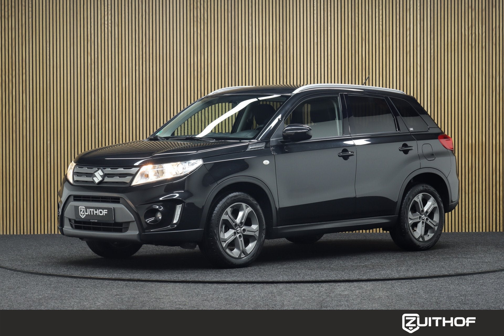 Suzuki Vitara 1.6 Automaat Exclusive | Afneembare Trekhaak |, Stof, Gebruikt, 4 cilinders, 400 kg
