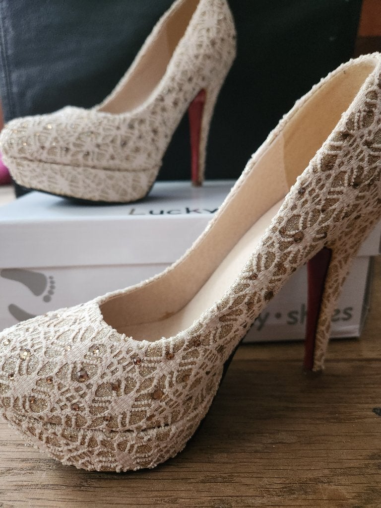 Pumps nieuw in doos 39 nude/goud, Ophalen, Pumps, Beige, Nieuw