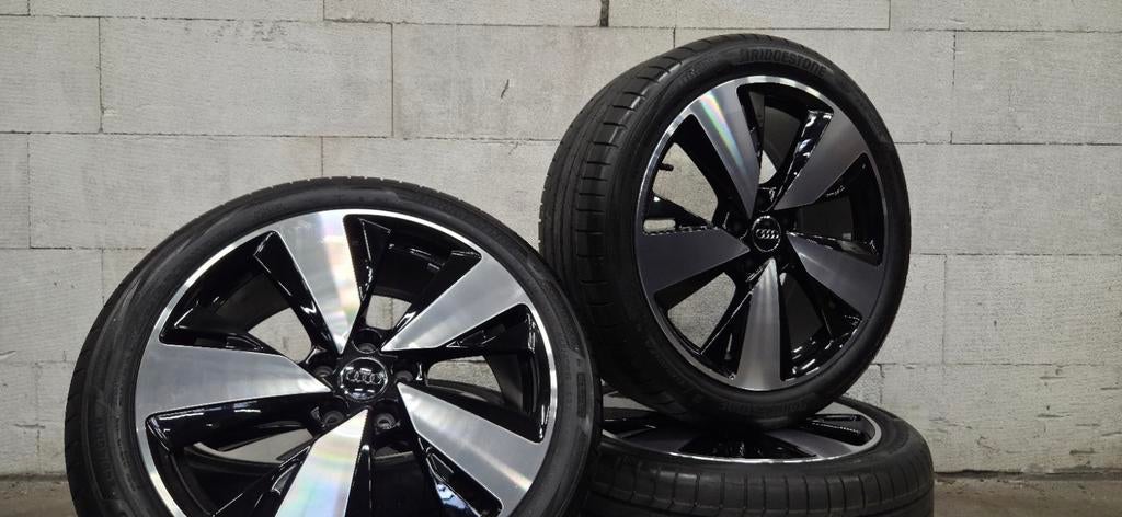 19" Audi A5 S5 B10 originele velgen zomerbanden NIEUW, 19 inch, Gebruikt, Banden en Velgen, Ophalen of Verzenden
