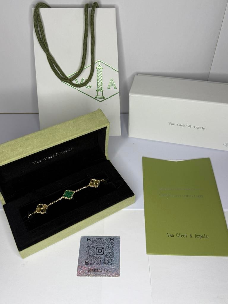 Van Cleef & Arpels Alhambra - Armband, Sieraden, Tassen en Uiterlijk, Armbanden, Ophalen of Verzenden, Zo goed als nieuw, Goud
