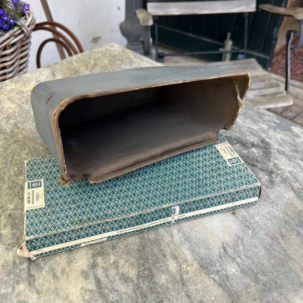 VW dashboardkastje ovaal Beetle 53-57 Zwitter, Ophalen of Verzenden, Gebruikt