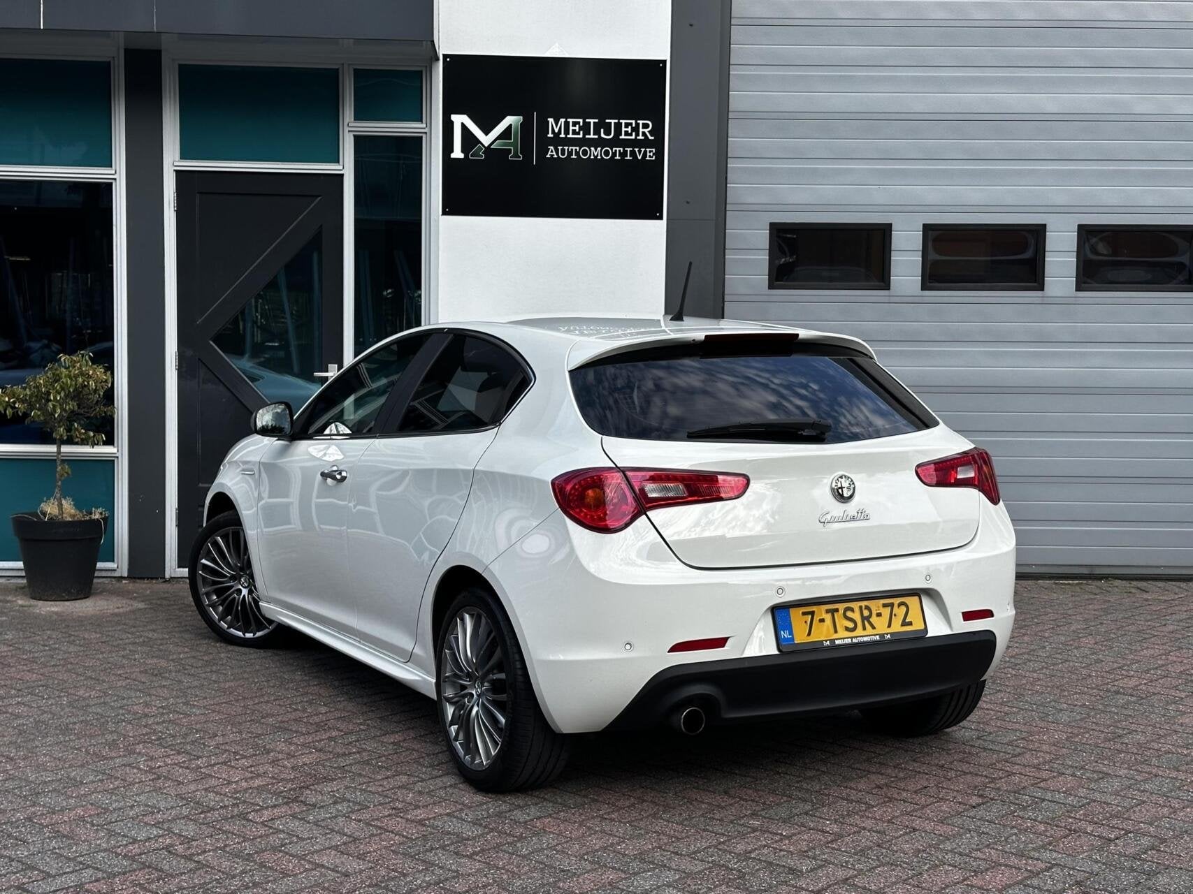 Alfa Romeo Giulietta 1.4 T-Jet Progression|Half leder|DNA|Cr, Voorwielaandrijving, Euro 5, Gebruikt, 4 cilinders