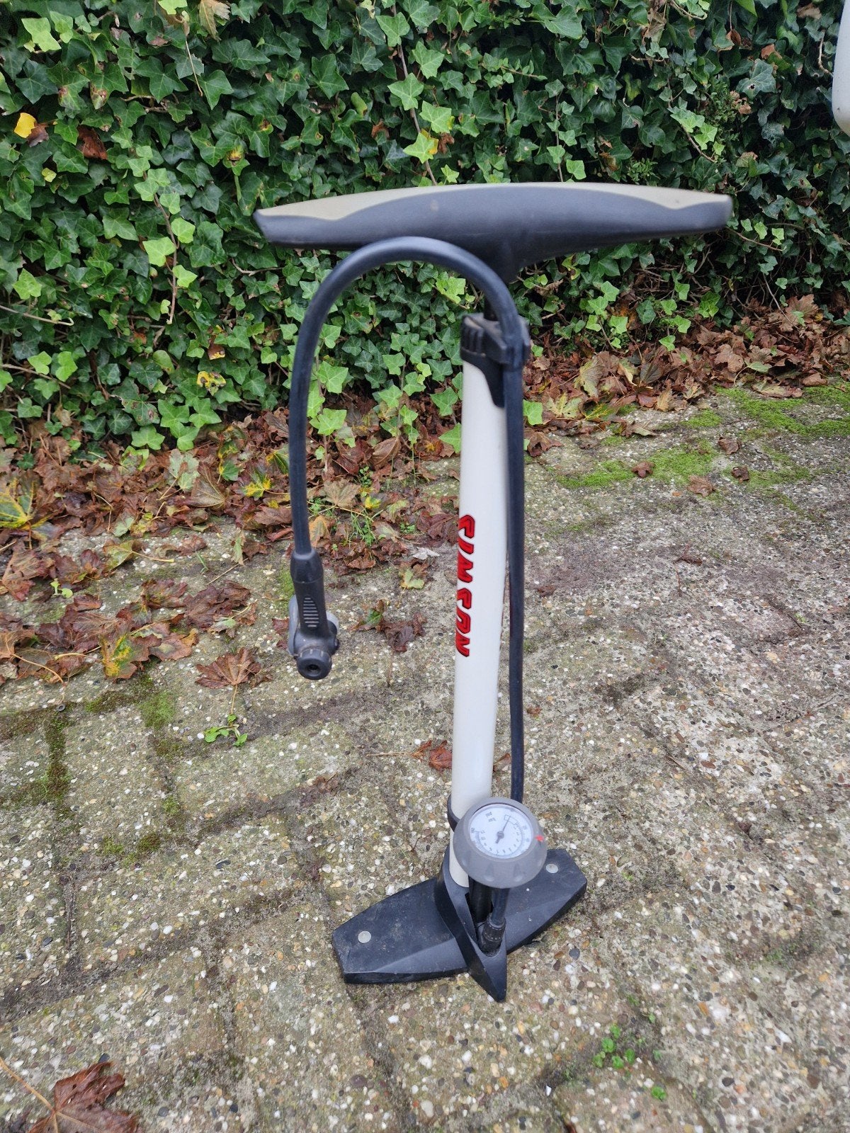 Fietspomp met drukmeter van Simson, Ophalen of Verzenden, Drukmeter, Gebruikt