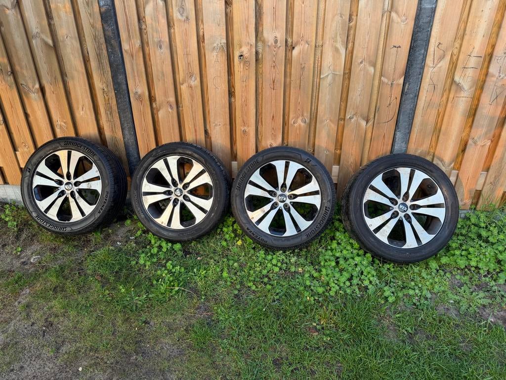 18 inch 5x114,3 maat 235x50 R18, Ophalen, Gebruikt