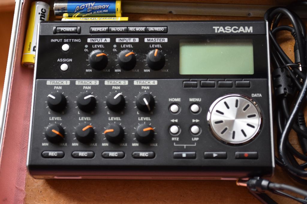 Tascam DP004 digitale recorder, Ophalen of Verzenden, Zo goed als nieuw, Audio