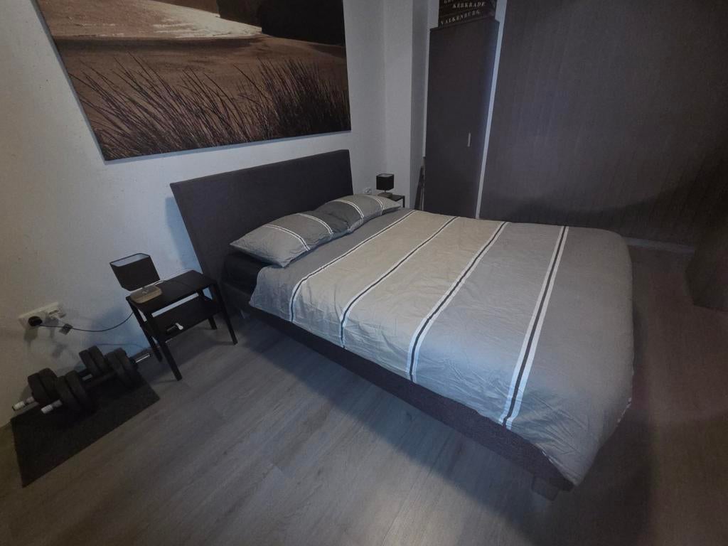 Boxspring 140x200 met 2-persoons matras - Gebruikt, Huis en Inrichting, Slaapkamer | Boxsprings, Ophalen, Gebruikt, Bruin, Tweepersoons