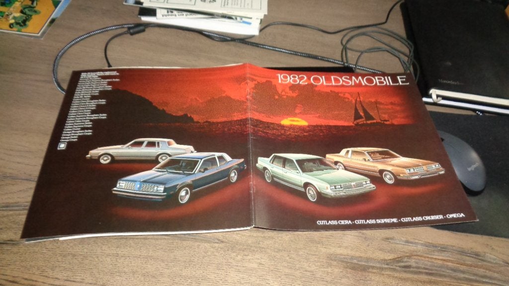 Folder Set OLDSMOBILE Cutlass en Omega    1982, Verzenden, Nieuw, Overige merken