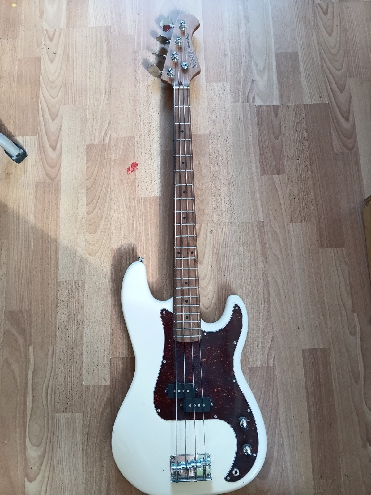 Farley bass gitaar, Ophalen, Zo goed als nieuw