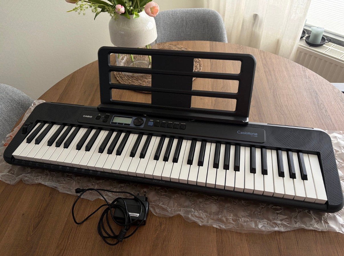 Casio Casiotone CT-S300 keyboard, Ophalen of Verzenden, Zo goed als nieuw, 61 toetsen, Casio