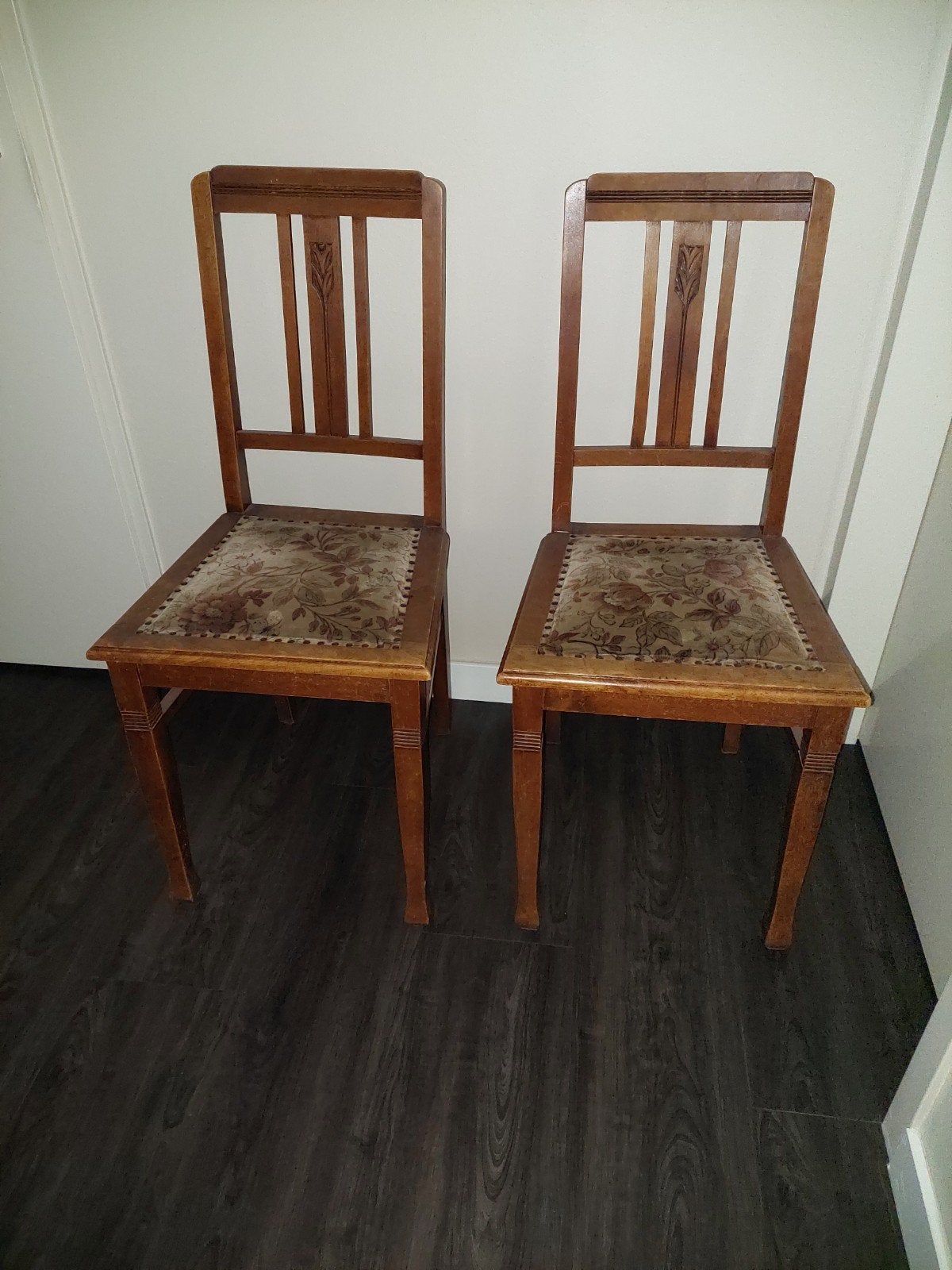 2 Vintage Eetkamerstoelen met Beklede Zitting, Antiek en Kunst, Ophalen